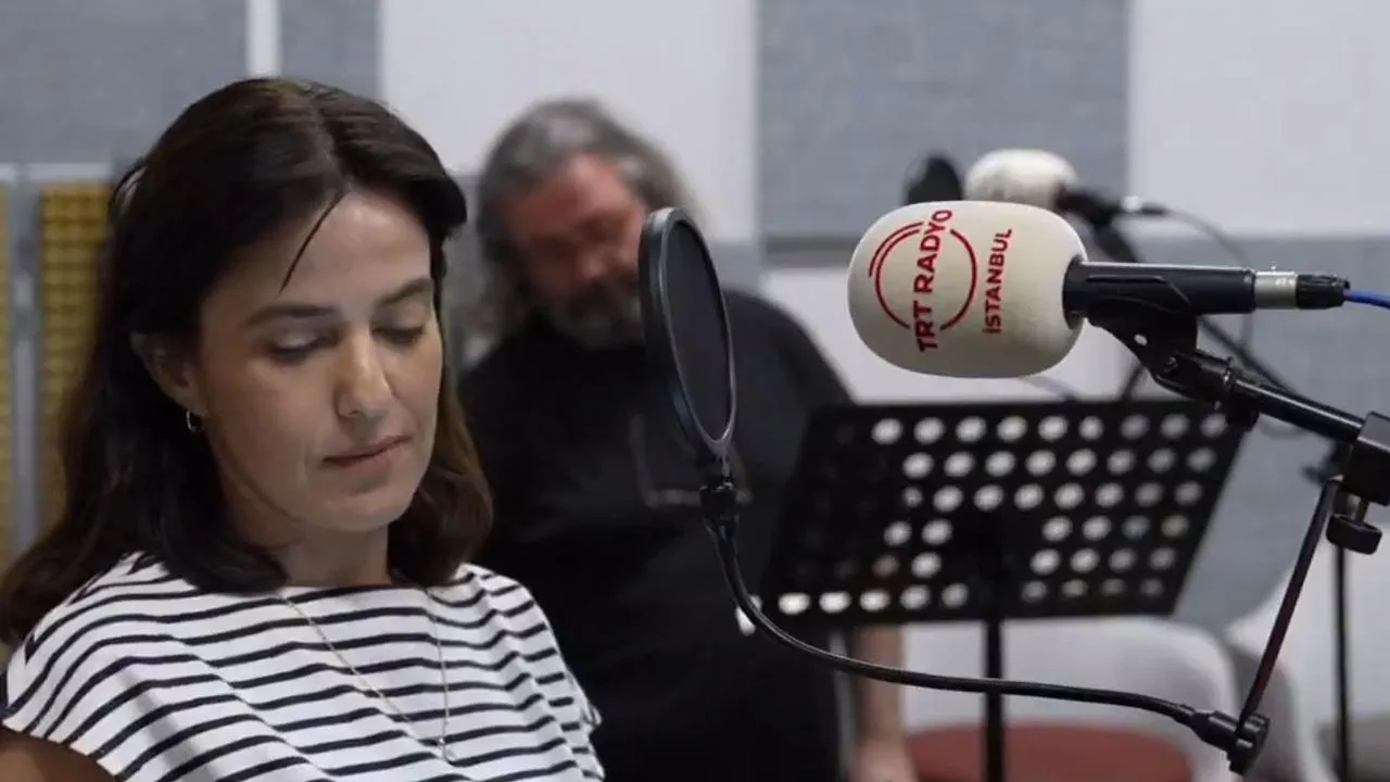 Radyo tiyatrosu dijital çağda yeniden doğuyor! TRT Dinle ile sahneler kulaklarda