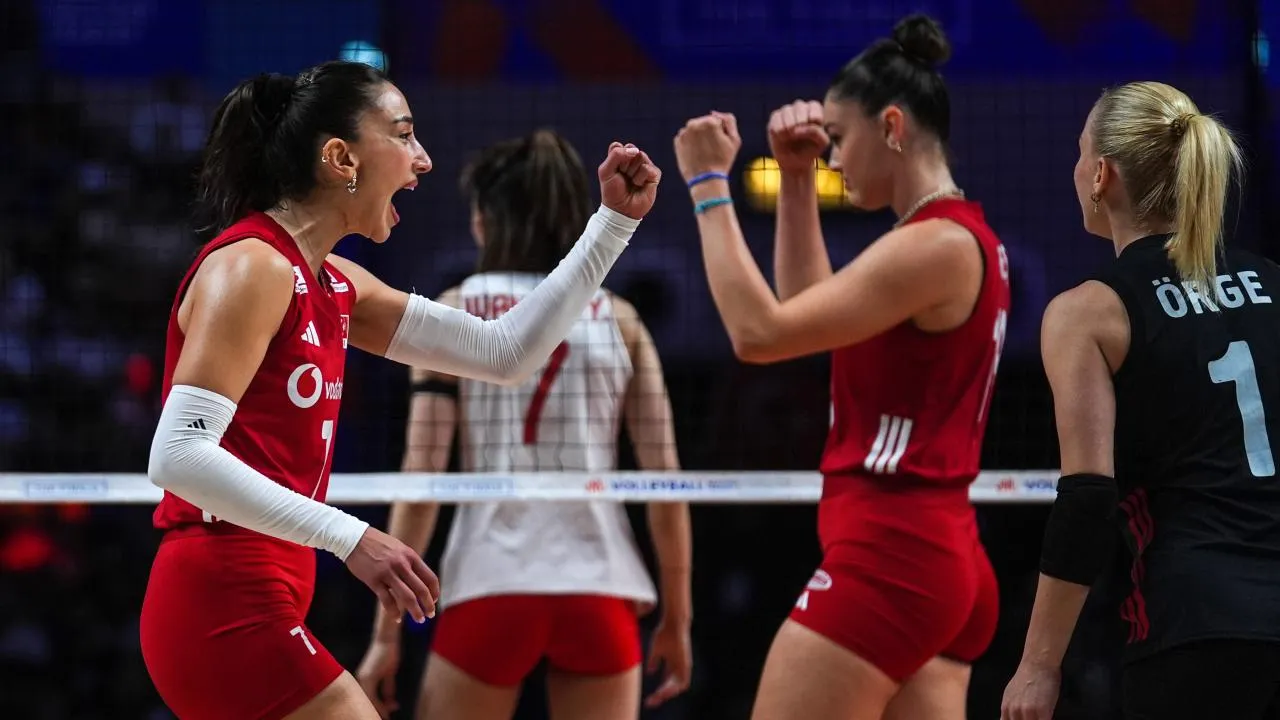Filenin Sultanları'ndan Tarihi Final! Çin'i 3-0 Devirdi, Brezilya ile Karşılaşacak