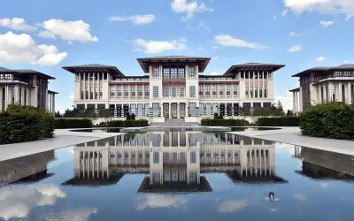 Ankara'da Ağaçlık Alanda Yangın: Bir Kişi Gözaltında, Ekipler Seferber Oldu!